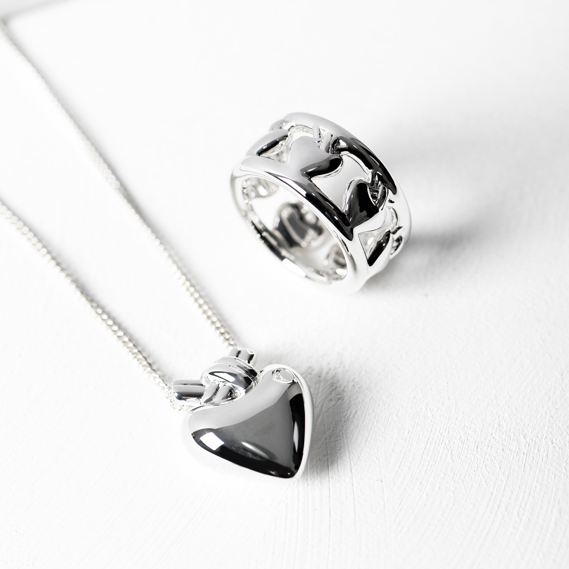 TIED HEART RING