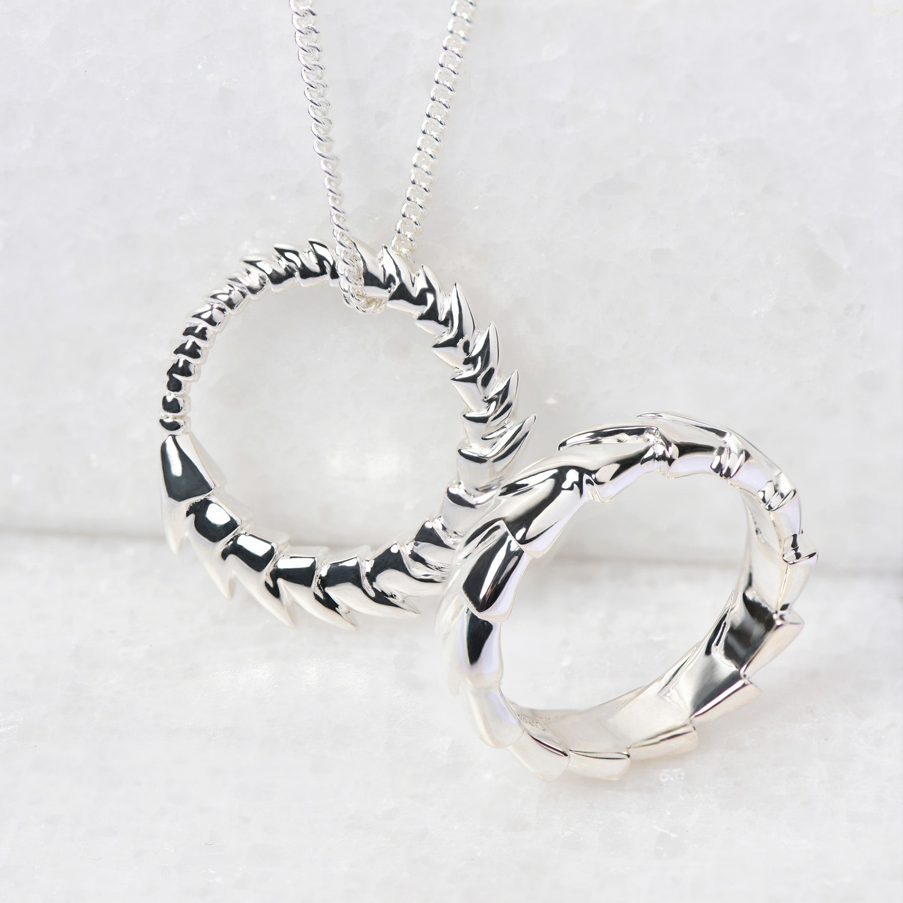 ÉPICO HOOP PENDANT
