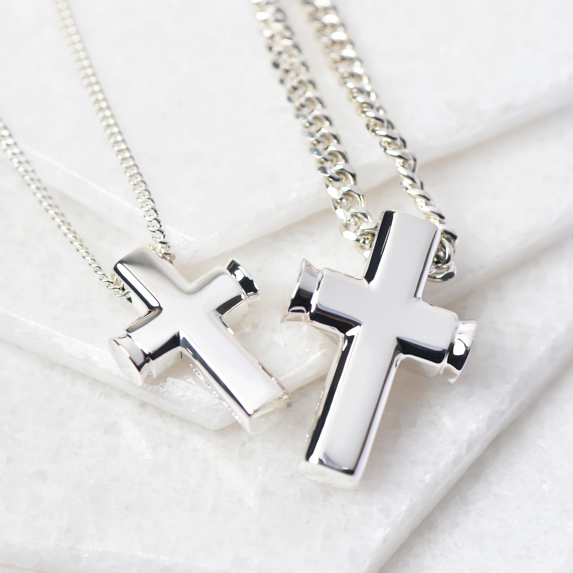 ÉPICO CROSS THICK CHAIN PENDANT