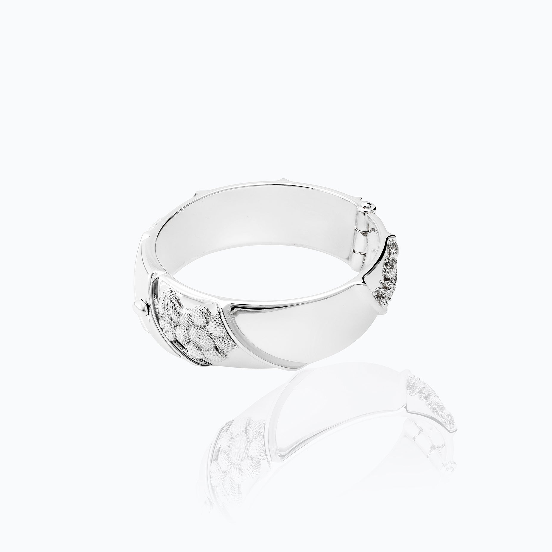BORDADOS THIN RIGID BRACELET