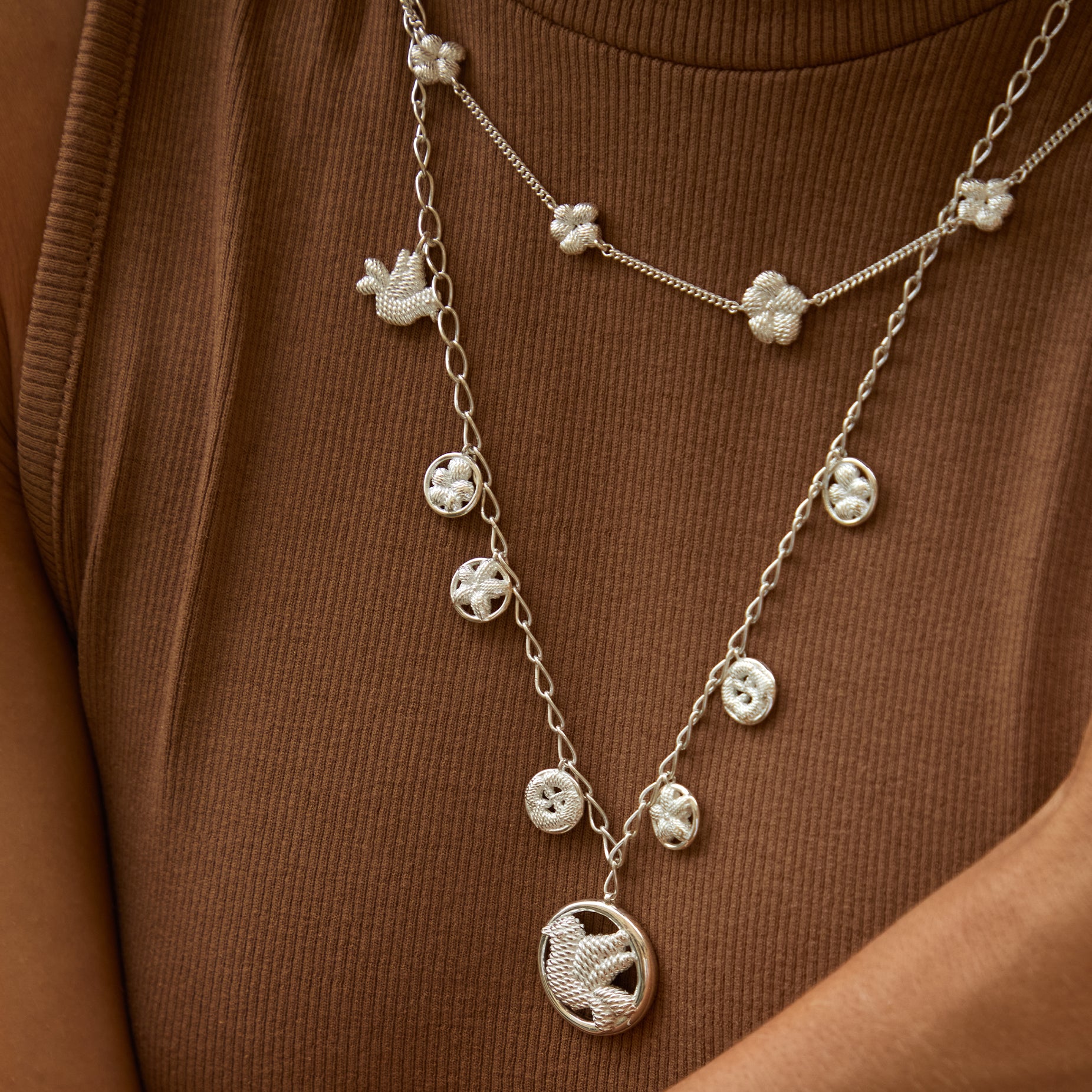 BORDADOS FLOWERS NECKLACE