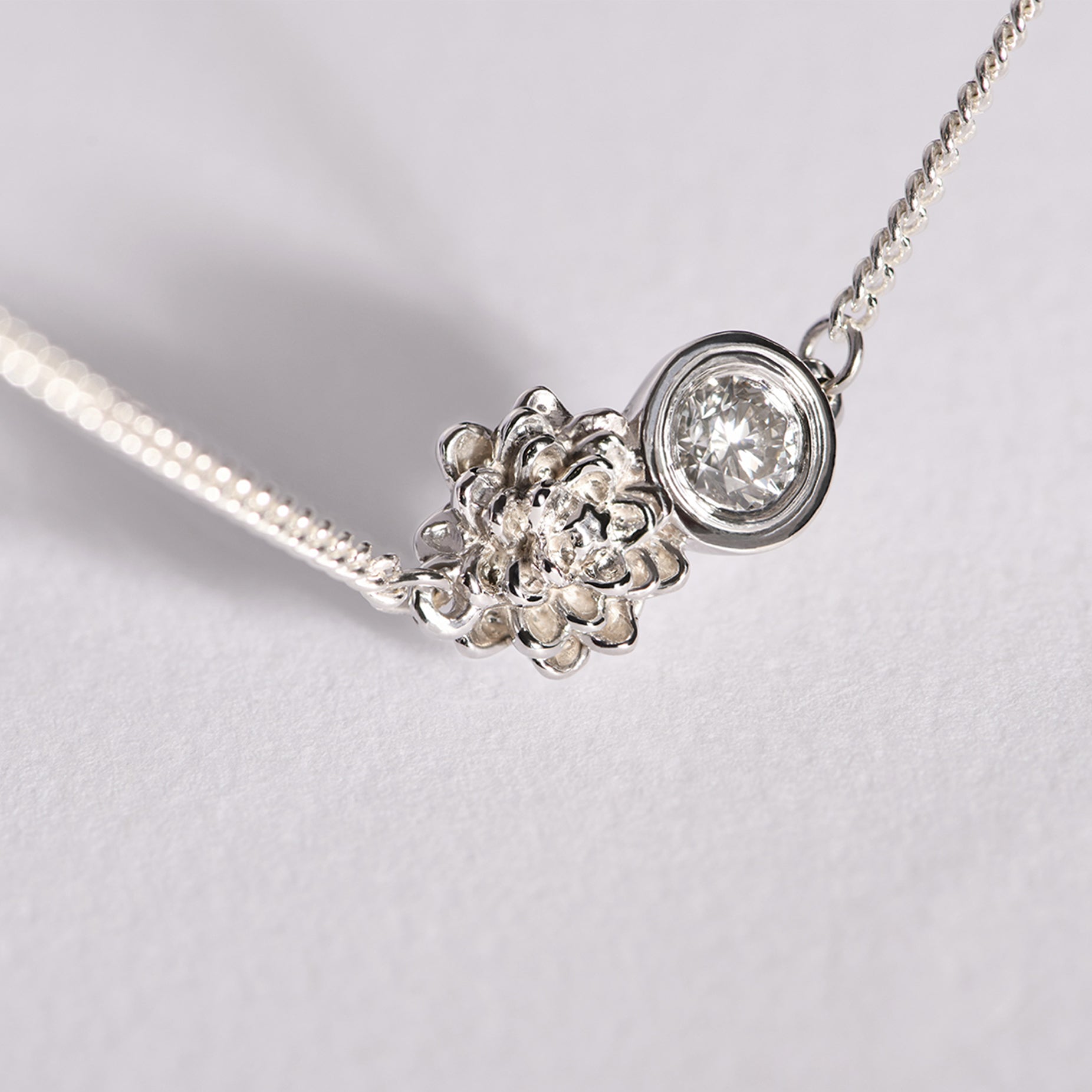 DALIA DIAMANTES PENDANT