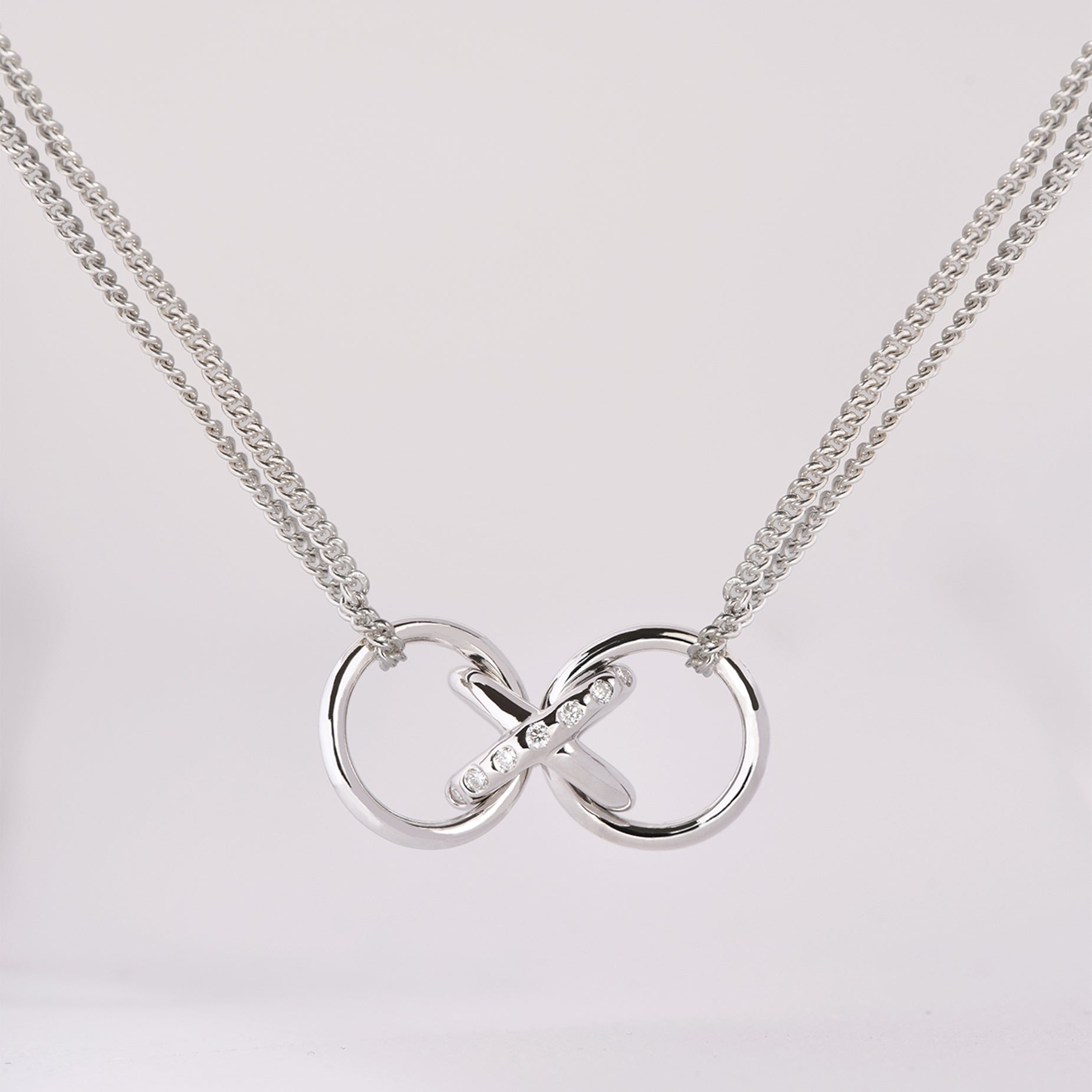 X DIAMANTES PENDANT